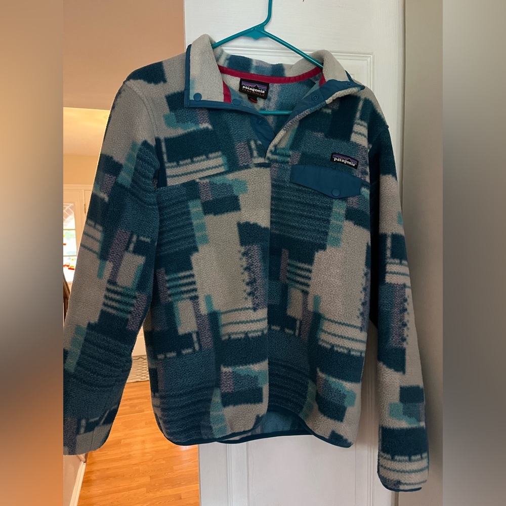 Women’s Patagonia pullover